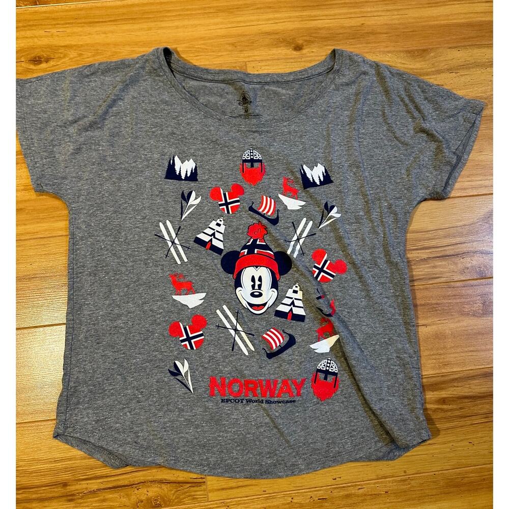 Disney Women's Norway T-shirt Size Medium